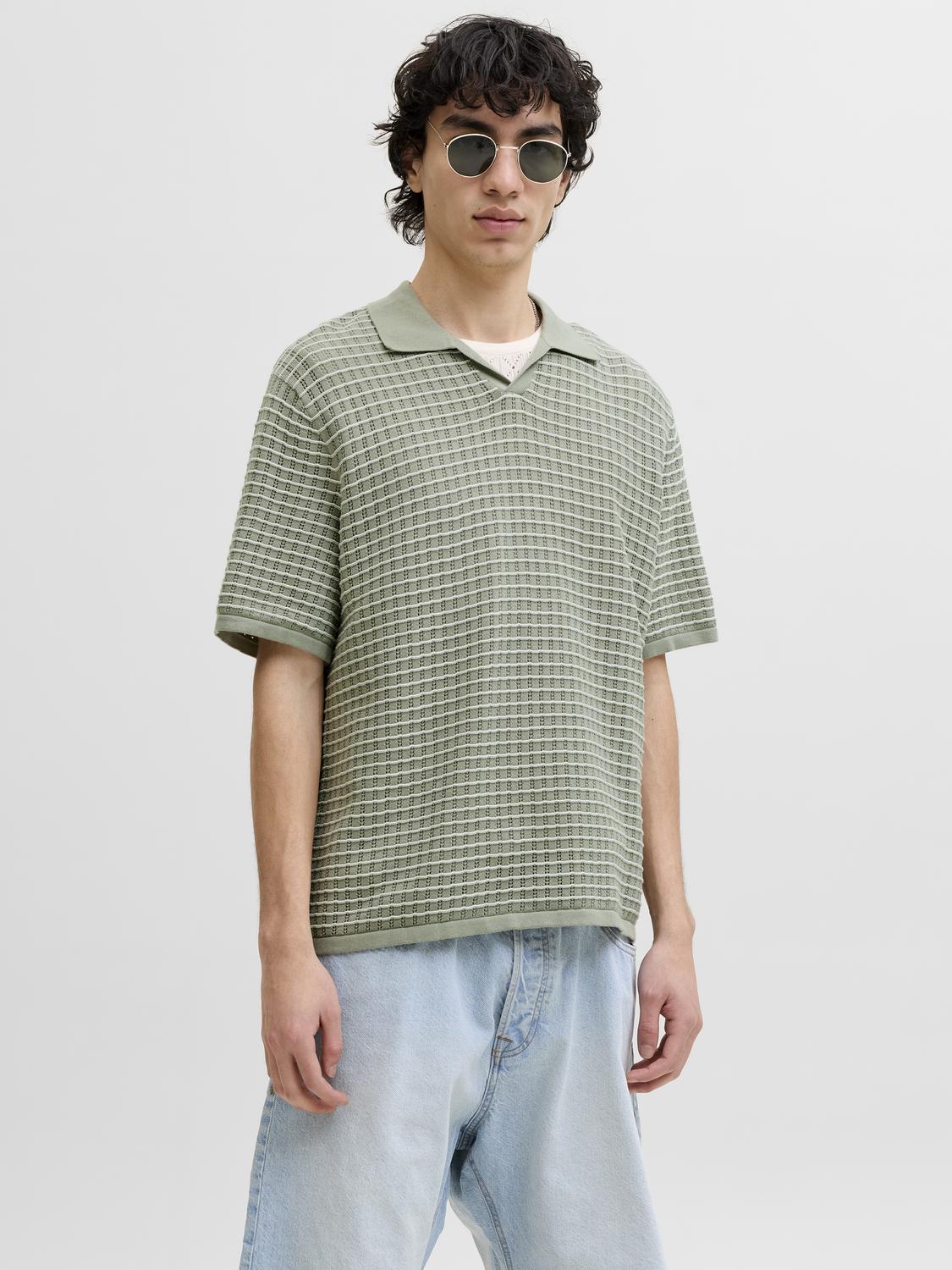model_shot-front